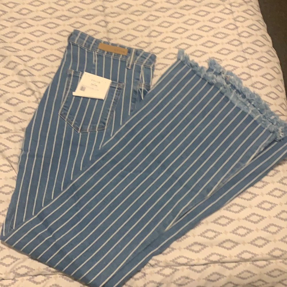 NWT Cell striped flares